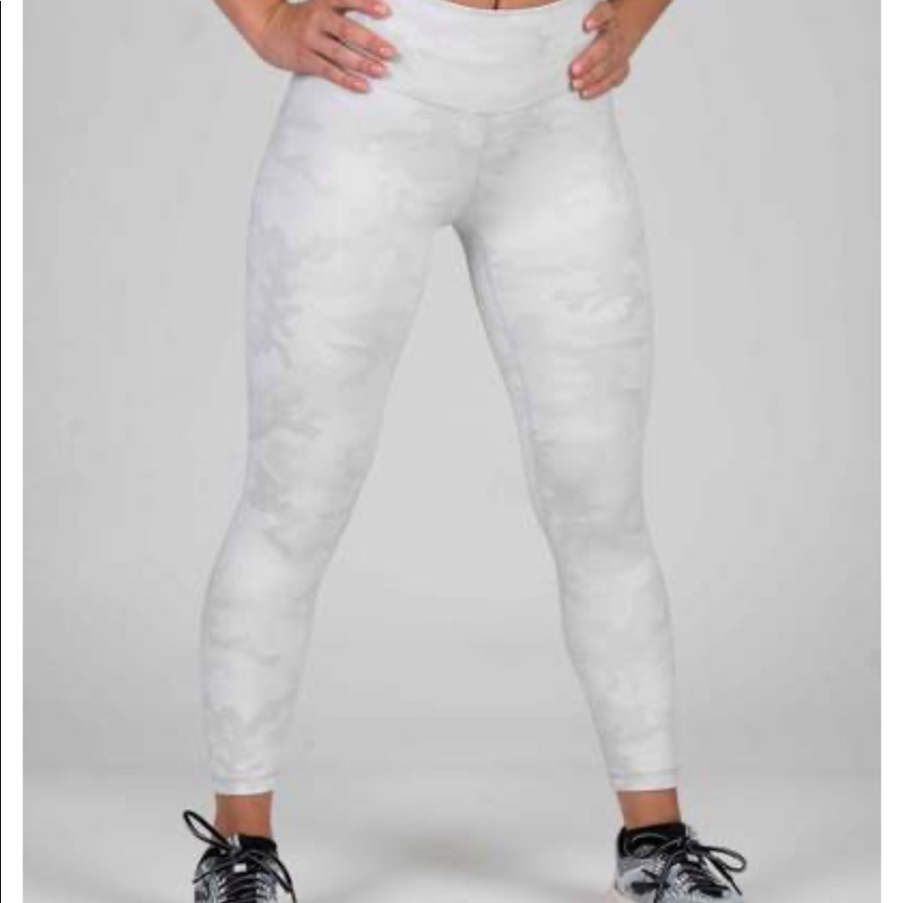 Ptula - The Mystique Legging : 23" - White